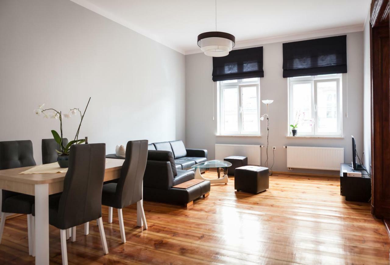Czar Garbar Apartment พอซนาน ภายนอก รูปภาพ
